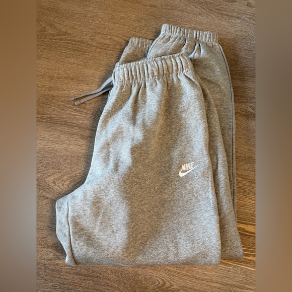 Nike Club Fleece Unisex Mid-Rise Oversized Sweatpants Grey Heather Size Medium - Picture 11 of 13